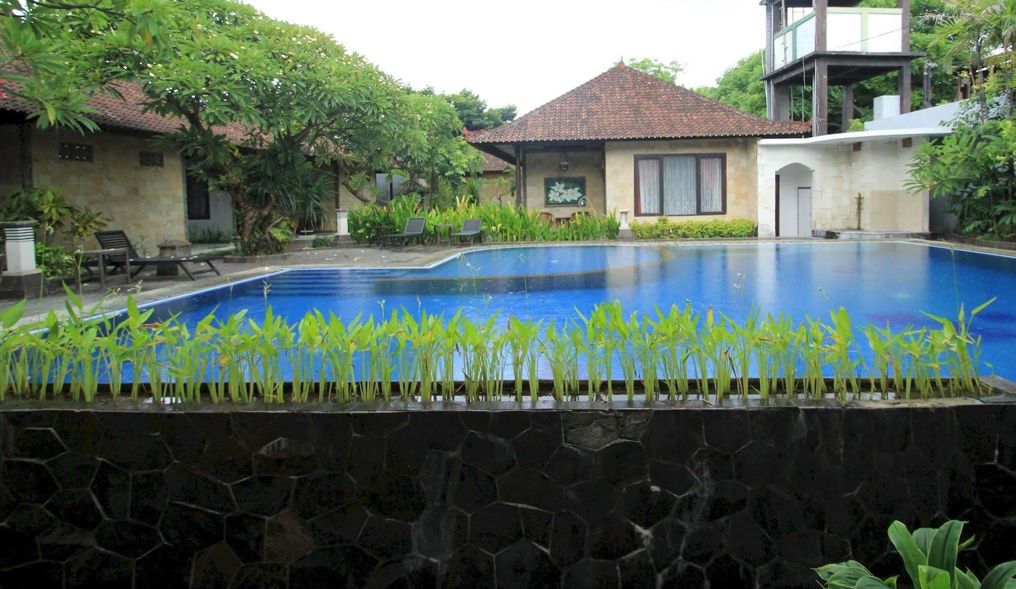 Taman Sari Cottages Kuta Lombok Exterior foto